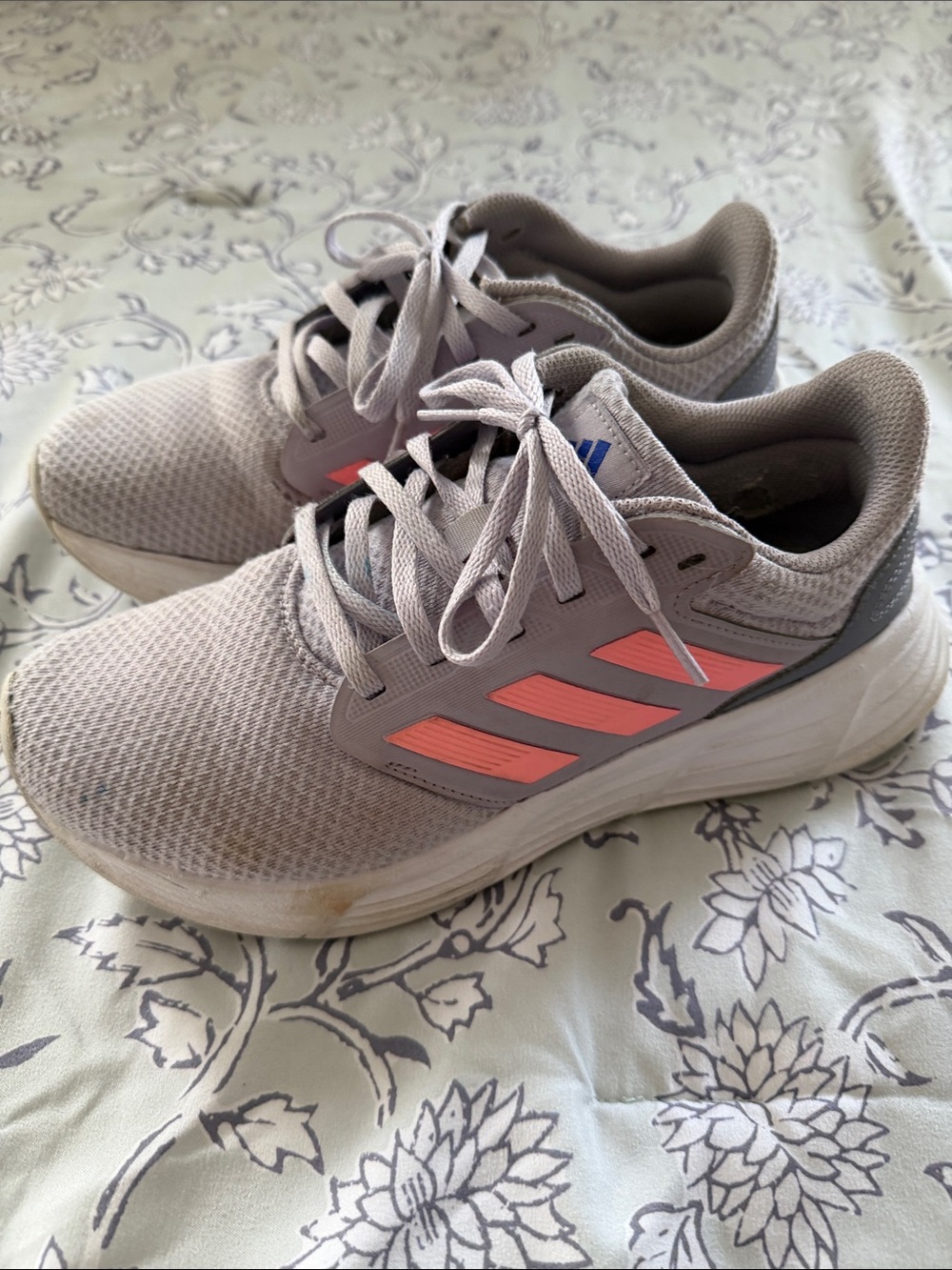 Women's Light Gray Athletic Sneakers with Pink Accents